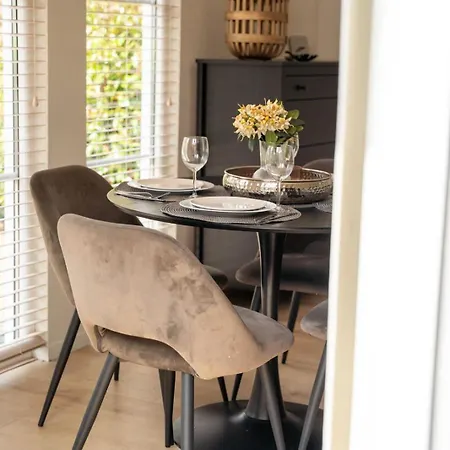 Modern Veluwe With Indoor And Outdoor Pools And Air Conditioning *