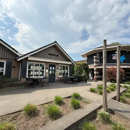 Apartamento Modern Veluwe With Indoor And Outdoor Pools And Air Conditioning *